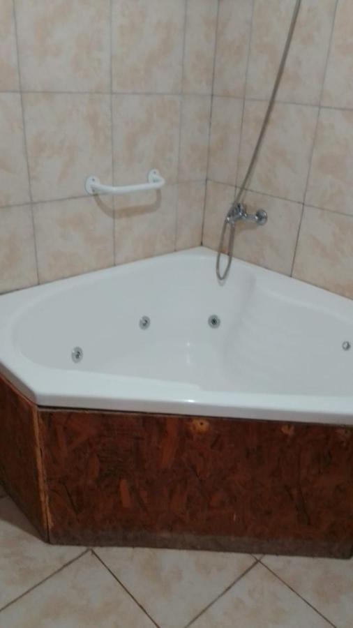 Bardas Del Limay Dormi-Con Hidromasaje - Totalmente Equipado Plottier Εξωτερικό φωτογραφία